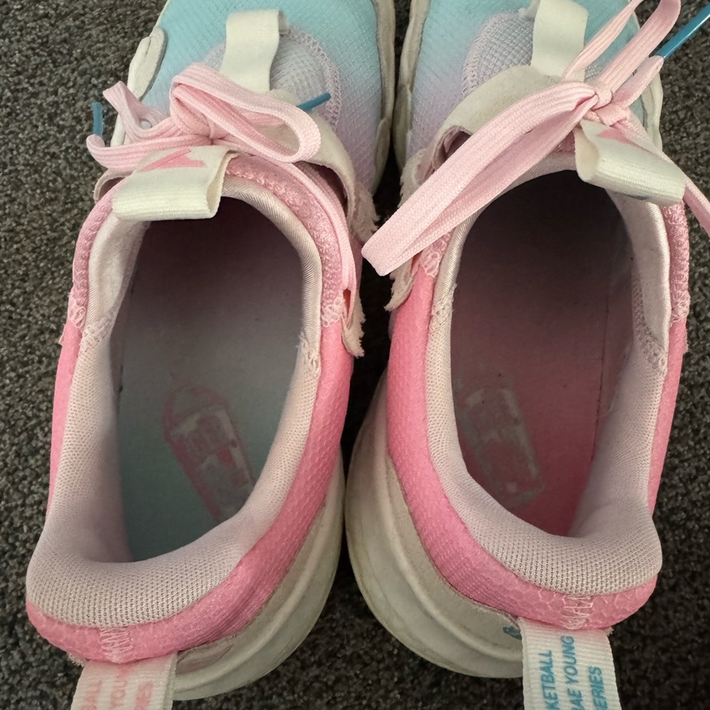 Adidas Limited Addition ICEE Basketball shoes - Picture 5 of 8